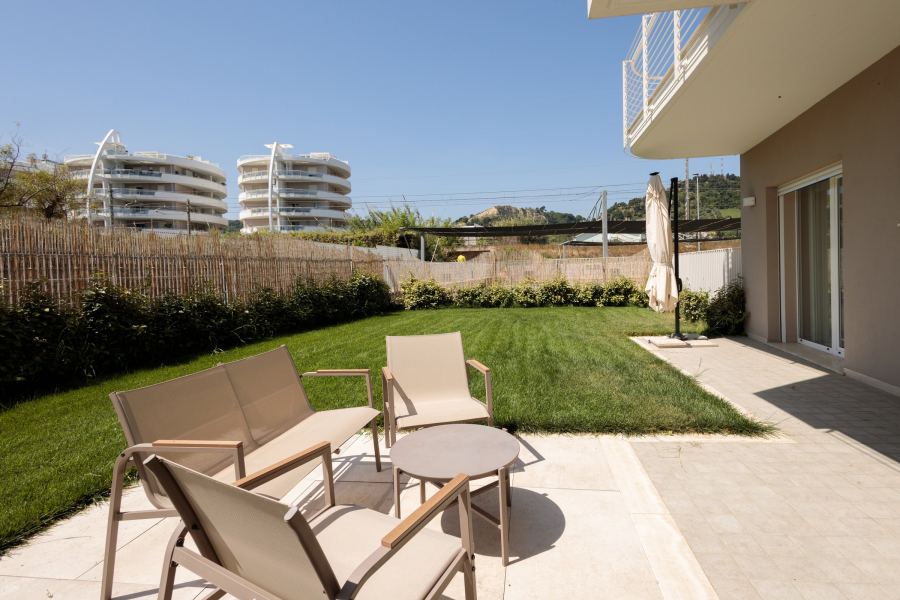 Giardino inglese con patio